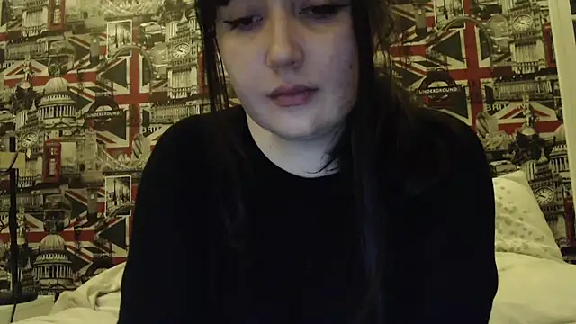 Lynylou online show from March 25, 2026, 8:52 pm