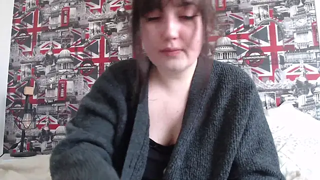 Lynylou online show from March 22, 2026, 2:18 pm