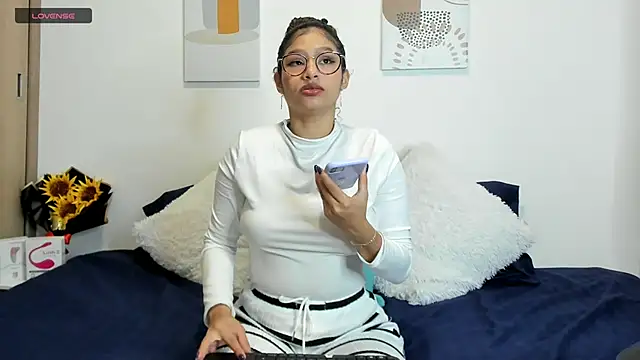 SeleneClark online show from March 7, 2025, 8:44 pm