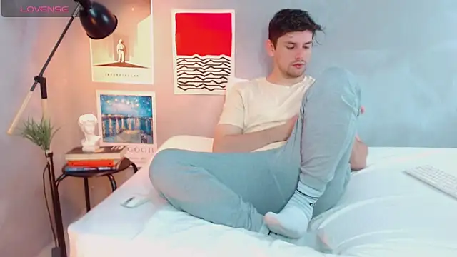 Elio555 online show from October 21, 2025, 7:35 pm