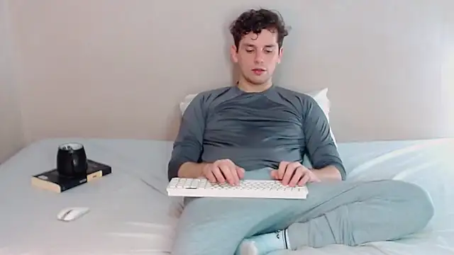 Elio555 online show from March 2, 2025, 3:13 am