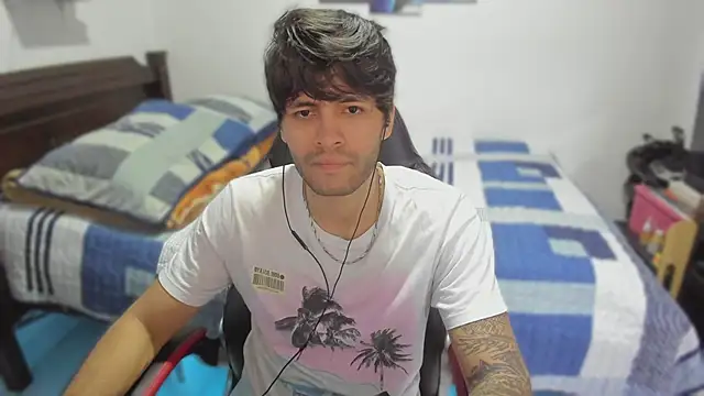 justin stark7 online show from March 10, 2025, 11:27 pm