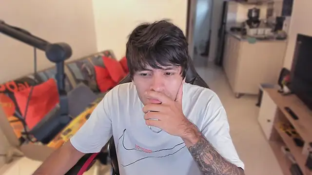 justin stark7 online show from September 17, 2025, 9:50 pm