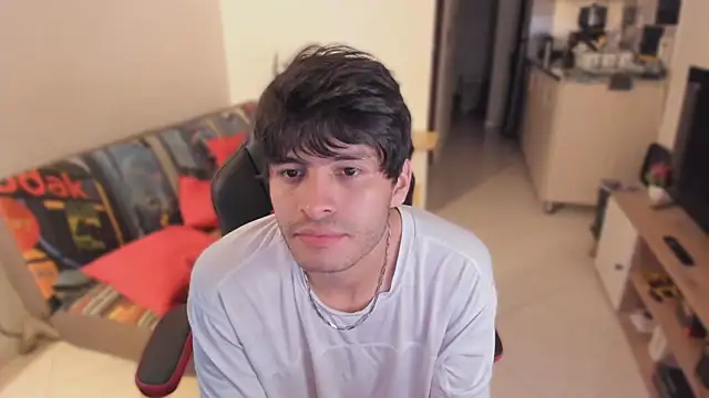 justin stark7 online show from November 4, 2025, 10:46 pm