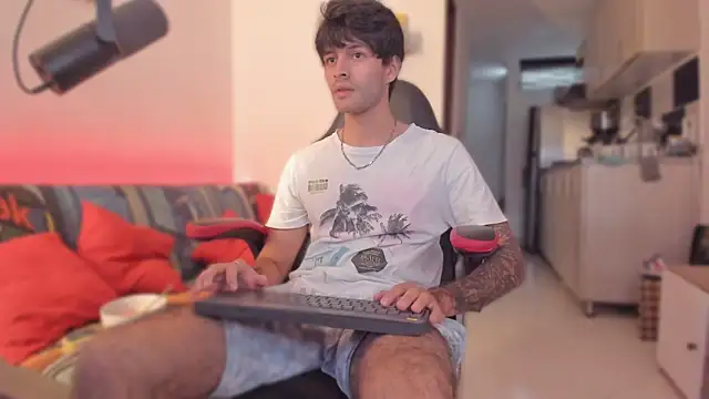 justin stark7 online show from November 17, 2025, 9:41 pm