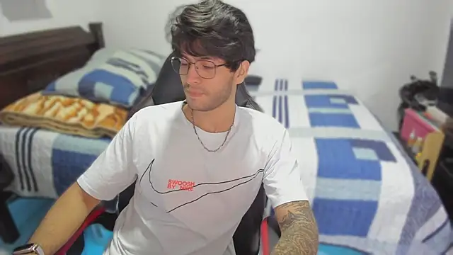 justin stark7 online show from March 11, 2025, 11:37 pm