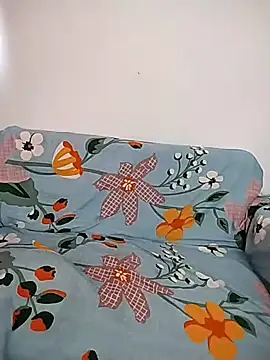 hottiess69 online show from April 22, 2026, 8:32 am