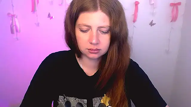 Lizzy Love online show from July 1, 2026, 11:21 am