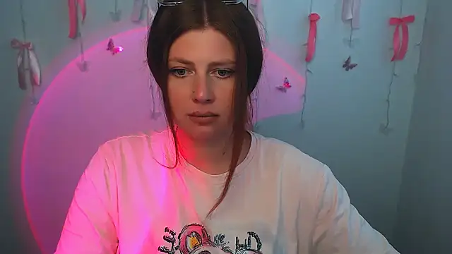 Lizzy Love online show from July 14, 2026, 12:11 pm