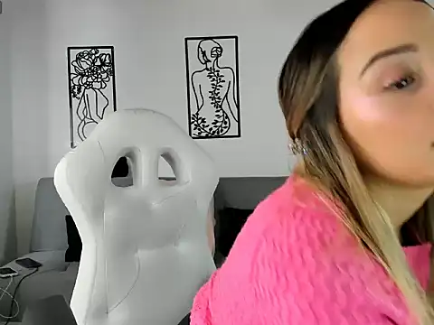 cindy love2 online show from September 8, 2025, 4:06 pm