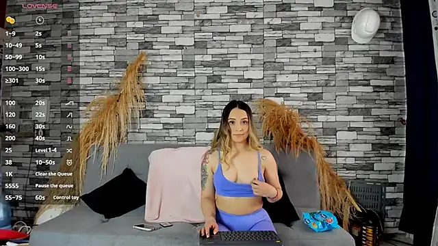 cindy love2 online show from October 6, 2025, 3:57 pm