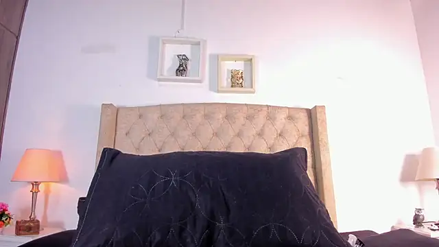 allisson m online show from October 6, 2025, 12:06 pm