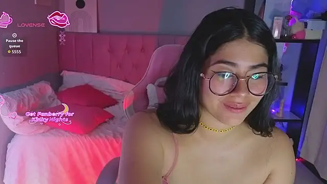 LoaLuxury online show from February 2, 2026, 5:56 pm