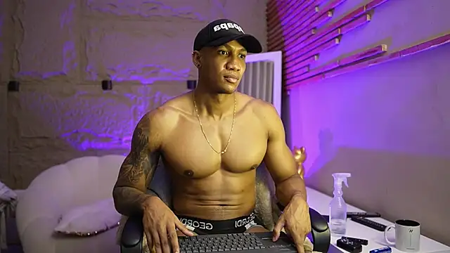 Snapshot of Logan_Varela chatting on March 4, 2026, 2:25 pm Logan Varela online show from March 4, 2026, 2:25 pm