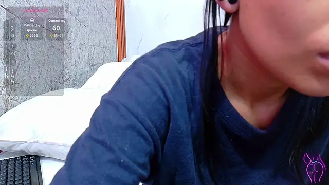 yourcuteneighbourr online show from July 17, 2026, 3:04 am