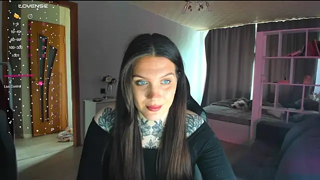 AizaRose online show from May 12, 2026, 7:05 am