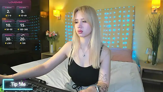 Snapshot of Valerie_Woods chatting on May 19, 2026, 1:10 am Valerie Woods online show from May 19, 2026, 1:10 am