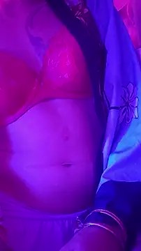 gurlnips online show from October 17, 2025, 11:23 am