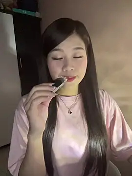 Snapshot of Bae1103 chatting on February 9, 2026, 6:17 pm Bae1103 online show from February 9, 2026, 6:17 pm