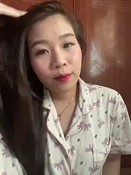 Snapshot of Bae1103 chatting on February 15, 2026, 7:51 am Bae1103 online show from February 15, 2026, 7:51 am