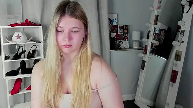 Rebecca Kelly online show from March 11, 2026, 2:38 am