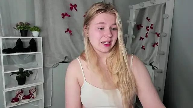 Rebecca Kelly online show from March 17, 2025, 9:35 pm