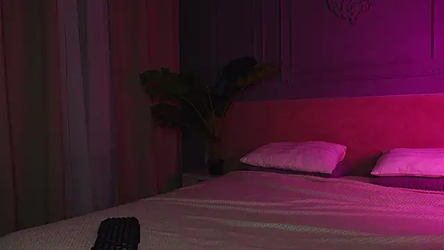 Liv Fay online show from December 3, 2025, 2:49 pm