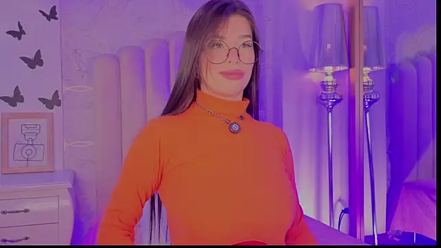 Iara Smith1 online show from May 4, 2026, 12:52 pm