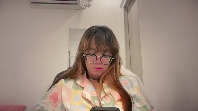 Pinkyrose111 online show from May 5, 2026, 8:23 pm