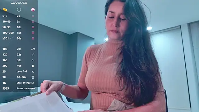 AndreaGomez88 online show from November 5, 2025, 2:25 am