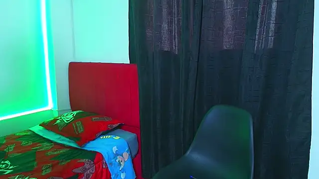 dominic smith  online show from November 28, 2025, 7:36 pm