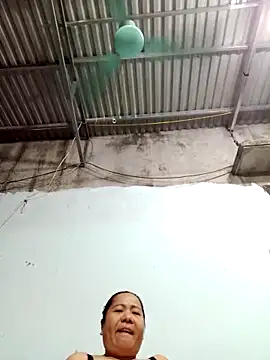 Snapshot of Queen_18200 chatting on March 20, 2026, 10:44 pm Queen 18200 online show from March 20, 2026, 10:44 pm