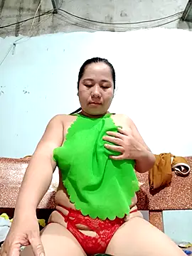 Snapshot of Queen_18200 chatting on March 2, 2026, 7:37 am Queen 18200 online show from March 2, 2026, 7:37 am