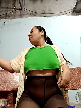 Snapshot of Queen_18200 chatting on March 13, 2026, 10:26 pm Queen 18200 online show from March 13, 2026, 10:26 pm