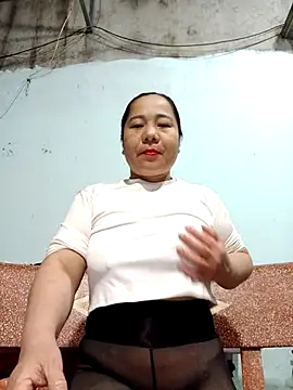 Snapshot of Queen_18200 chatting on February 24, 2026, 10:43 pm Queen 18200 online show from February 24, 2026, 10:43 pm