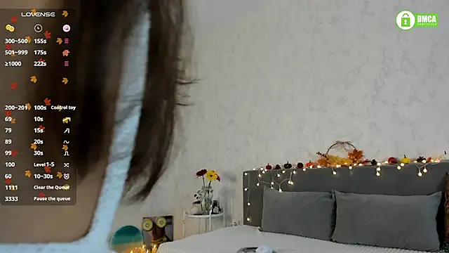 pretty yong cat online show from October 10, 2025, 2:18 pm