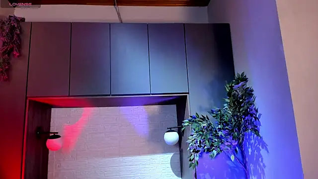 DrakeNeumann online show from December 3, 2025, 4:02 am