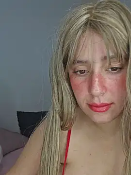 Snapshot of Massa8 chatting on November 9, 2025, 8:02 pm Massa8 online show from November 9, 2025, 8:02 pm