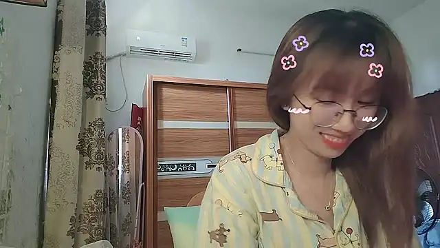Snapshot of Lili_666 chatting on May 25, 2026, 6:01 am Lili 666 online show from May 25, 2026, 6:01 am