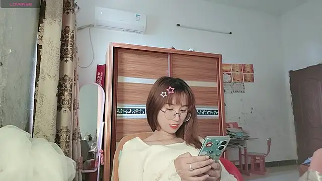 Lili 666 online show from April 24, 2026, 8:27 am