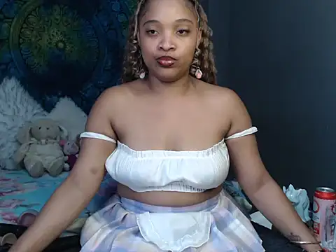 Snapshot of CREAMYCUPCAKExxx chatting on February 12, 2026, 9:09 am CREAMYCUPCAKExxx online show from February 12, 2026, 9:09 am