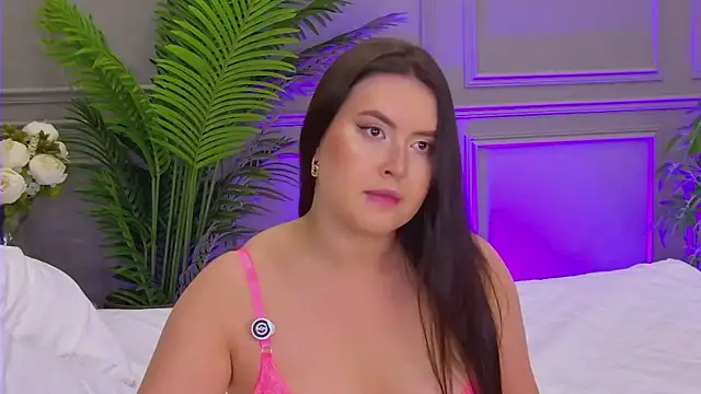 TrishaWinslet online show from October 3, 2025, 5:20 am