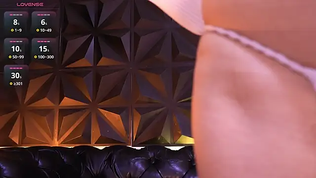 Snapshot of KasiaNoir_ chatting on February 18, 2026, 12:12 pm KasiaNoir online show from February 18, 2026, 12:12 pm