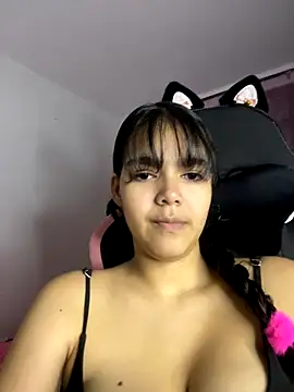 Victoriacarmo online show from October 27, 2025, 12:00 am