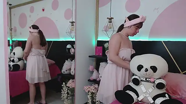 DanniAbbey online show from November 21, 2025, 11:53 am