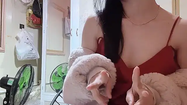 Snapshot of LinhChi_9x chatting on February 9, 2026, 1:36 am LinhChi 9x online show from February 9, 2026, 1:36 am