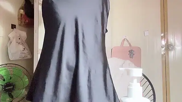 Snapshot of LinhChi_9x chatting on March 18, 2026, 1:35 pm LinhChi 9x online show from March 18, 2026, 1:35 pm