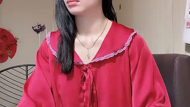 LinhChi 9x online show from May 11, 2026, 1:23 pm