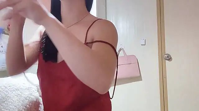 Snapshot of LinhChi_9x chatting on February 16, 2026, 1:48 am LinhChi 9x online show from February 16, 2026, 1:48 am