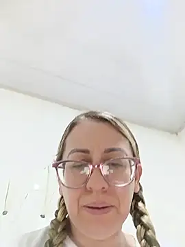 Snapshot of miss_hanna07 chatting on August 5, 2026, 9:20 pm miss hanna07 online show from August 5, 2026, 9:20 pm